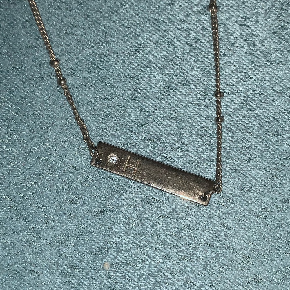 🔥 price drop‼️ Initial “H” bar necklace